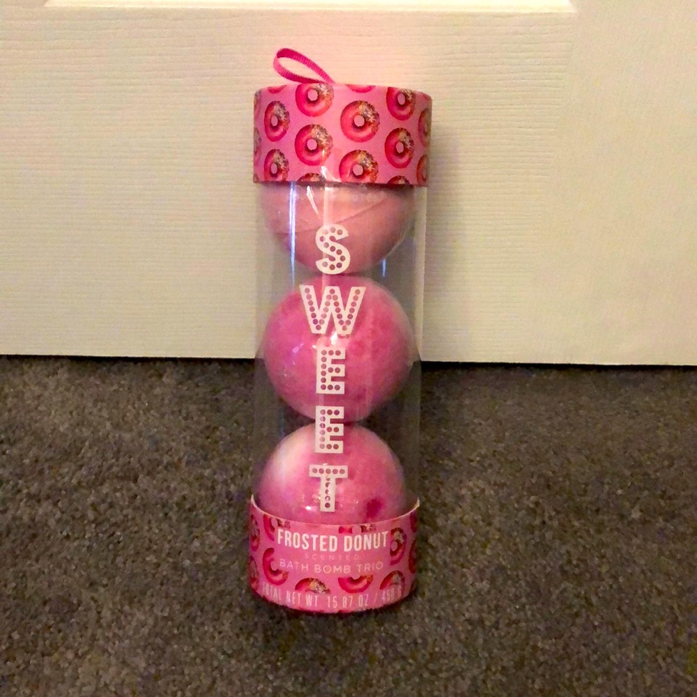 Simple pleasures scented bath bomb trio